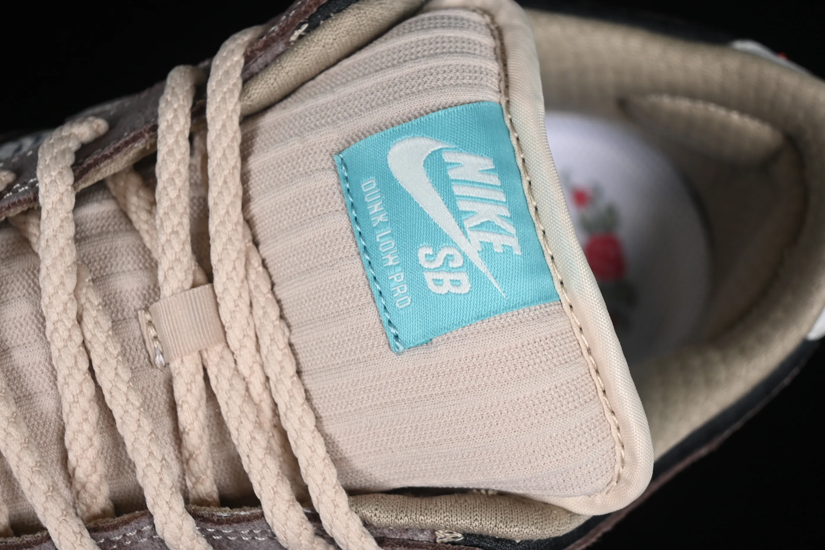 All Categories Nk SB Dunk Series Nk SB Dunk Low Low-top Sneakers Nk SB Dunk Low "Big Money Savings" Big Promotion Theme Embossed SB Low-top Casual Sneakers FZ3129-200